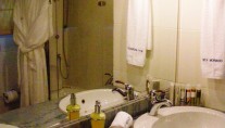 Motor yacht MONACO -  Bathroom